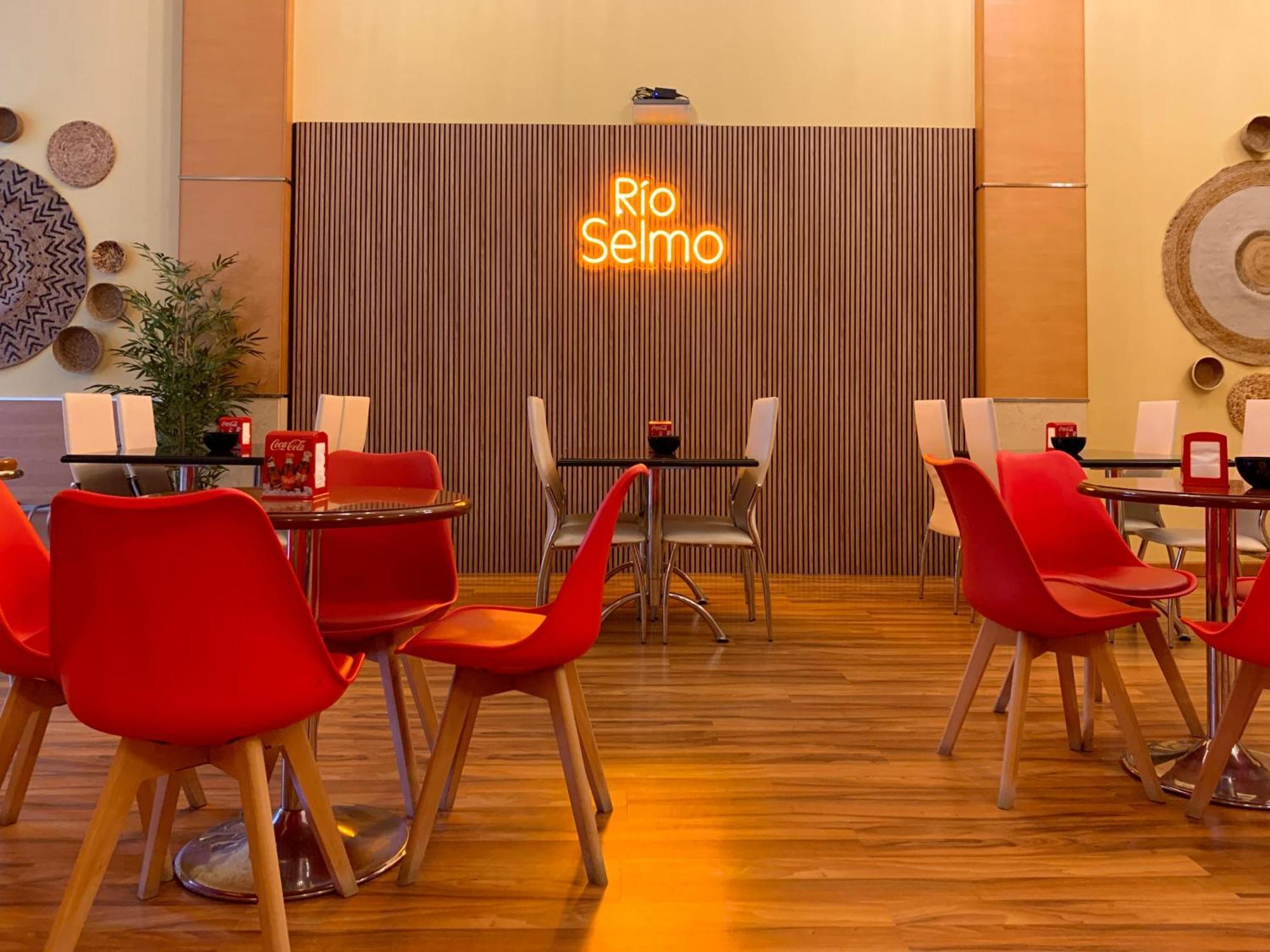 Hostal Rio Selmo Ponferrada Εξωτερικό φωτογραφία
