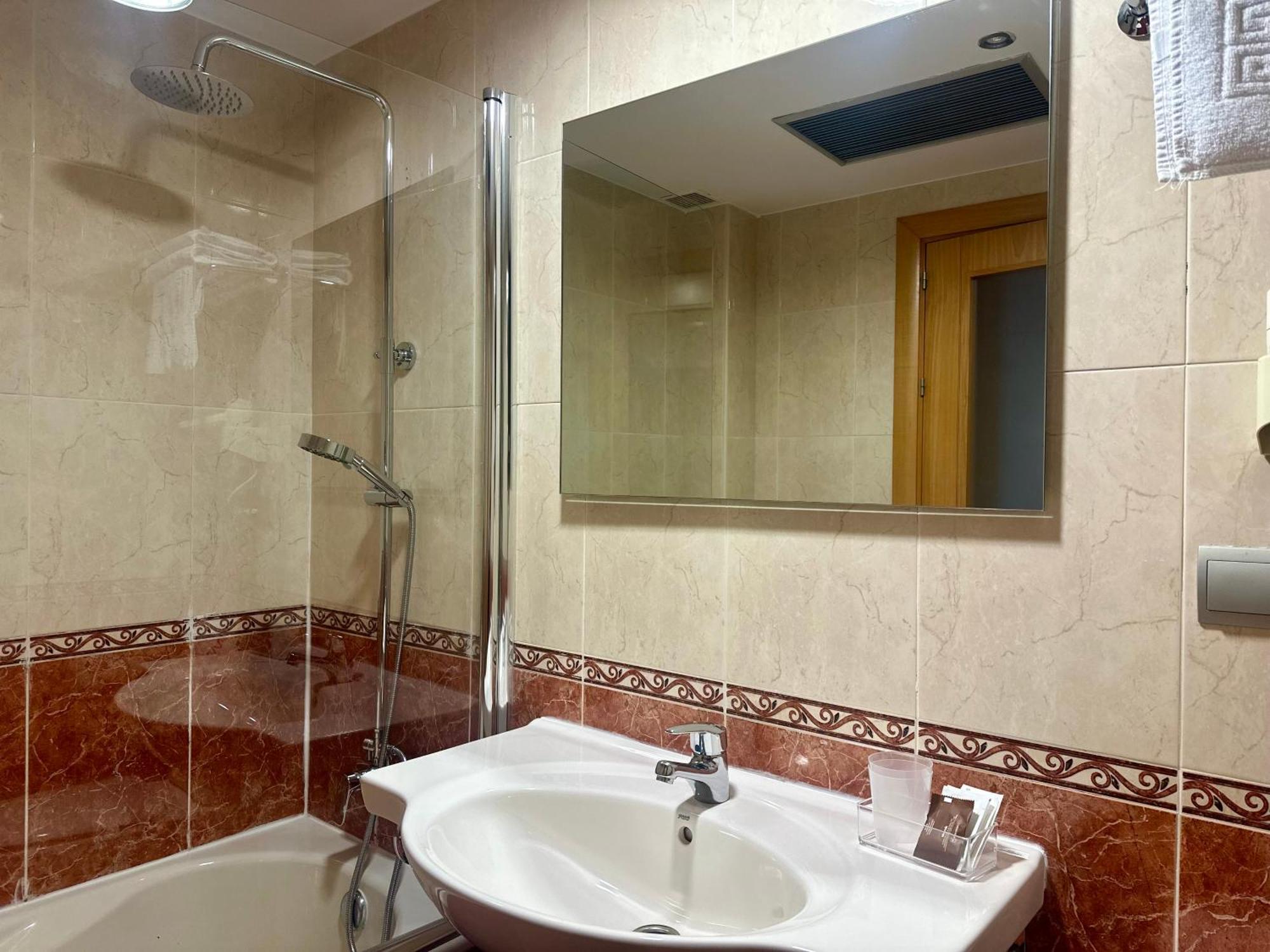 Hostal Rio Selmo Ponferrada Εξωτερικό φωτογραφία
